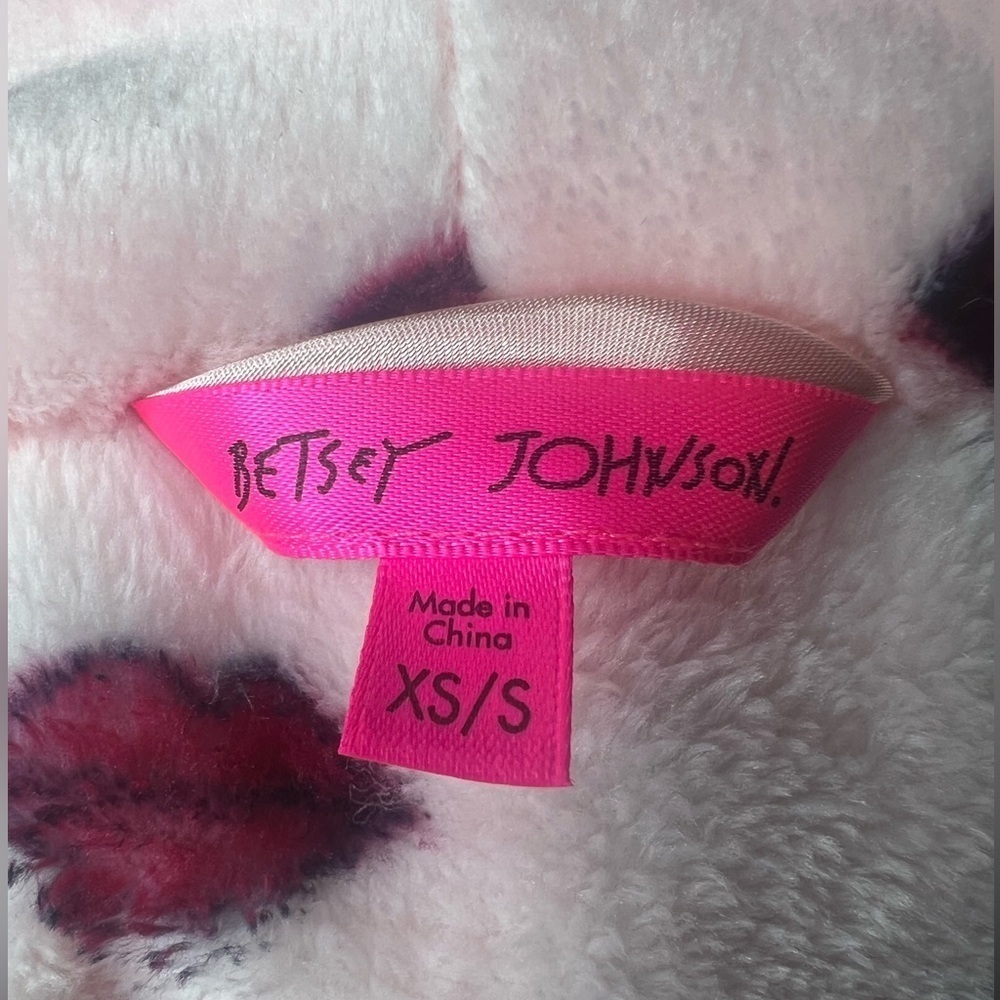 Betsey Johnson Super Soft Comfy Robe Pajamas Pink Cozy sz XS - Picture 8 of 8